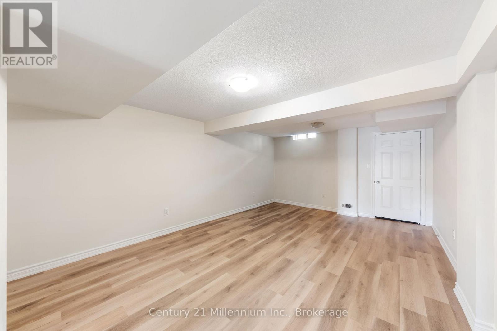 16 Berkshire Avenue, Wasaga Beach, Ontario  L9Z 2X2 - Photo 26 - S12392205