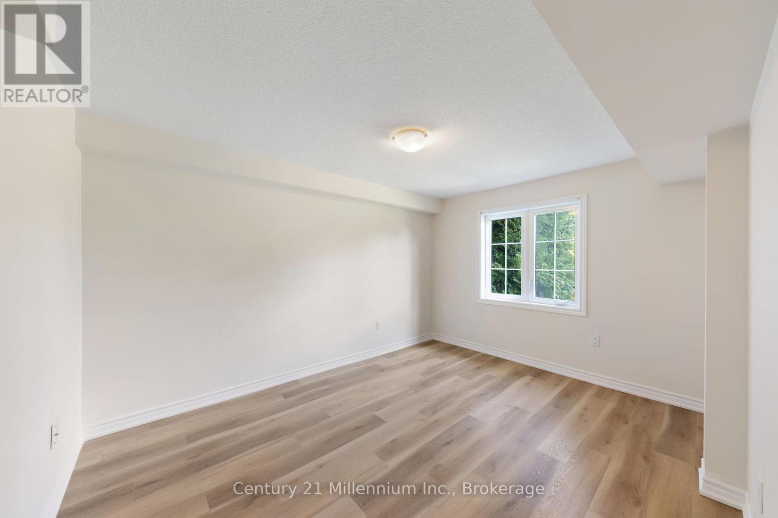 16 Berkshire Avenue, Wasaga Beach, Ontario  L9Z 2X2 - Photo 30 - S12392205