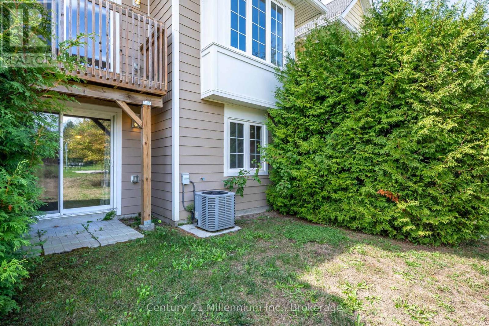 16 Berkshire Avenue, Wasaga Beach, Ontario  L9Z 2X2 - Photo 32 - S12392205