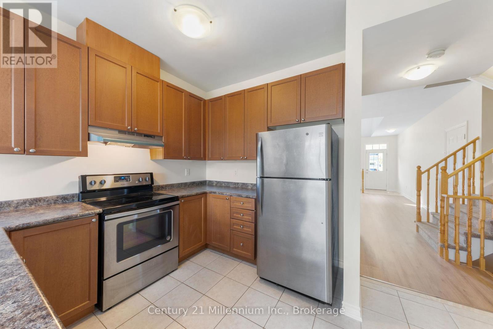 16 Berkshire Avenue, Wasaga Beach, Ontario  L9Z 2X2 - Photo 9 - S12392205