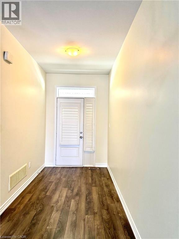 10 Daylily Lane Lane, Kitchener, Ontario  N2R 0L7 - Photo 2 - 40768150