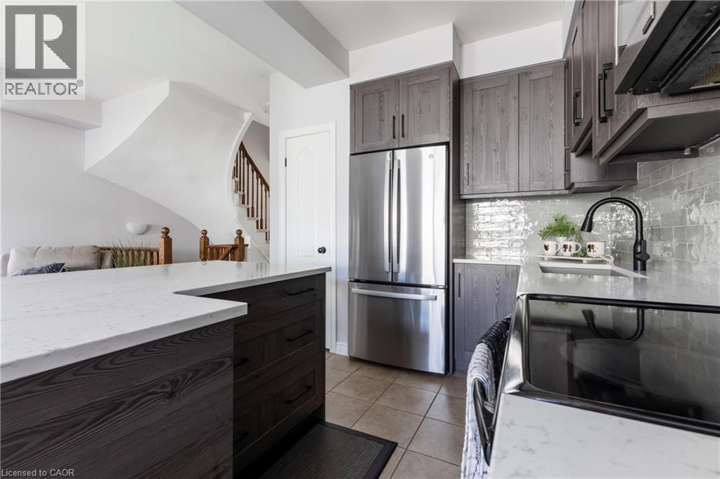 56 Marina Point Crescent, Hamilton, Ontario  L8E 0E4 - Photo 24 - 40767216