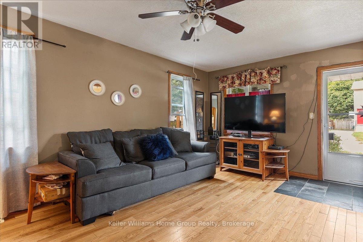 48 Haddington Street, Cambridge, Ontario  N1R 3P9 - Photo 10 - X12396292