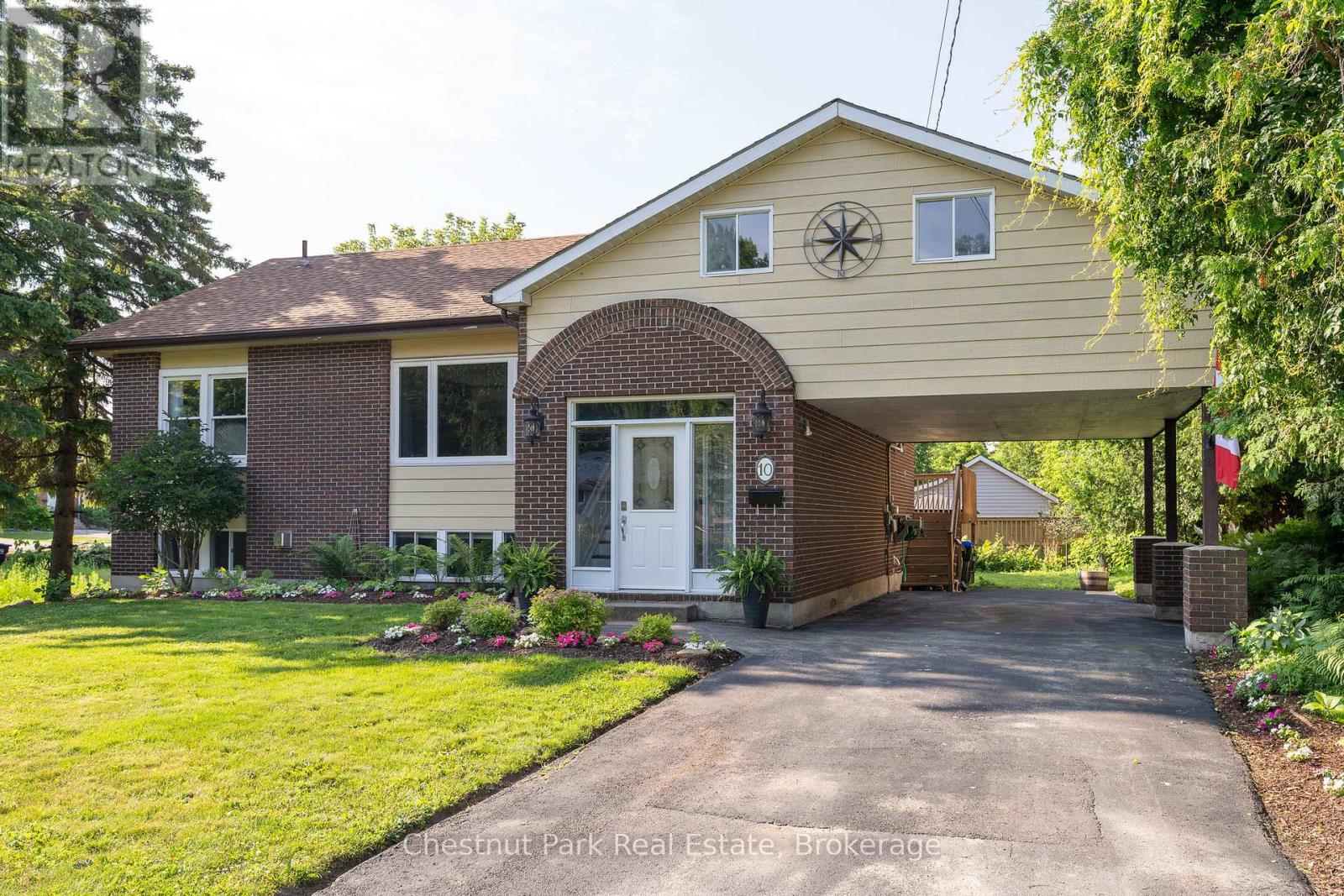 10 Water Street, Collingwood, Ontario  L9Y 4P1 - Photo 2 - S12396594