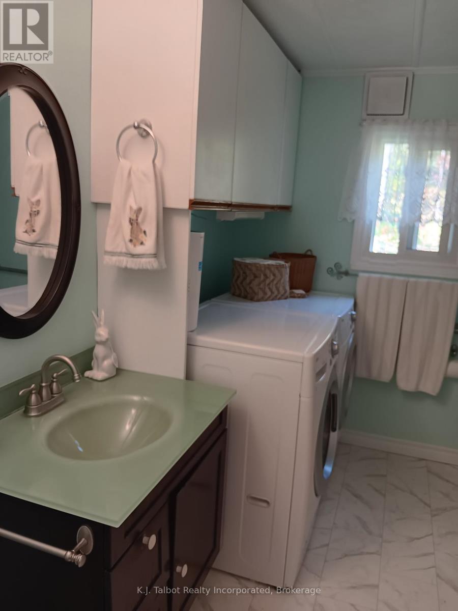 213 Chestnut Drive Drive S, Central Huron, Ontario  N0M 1G0 - Photo 13 - X12397405