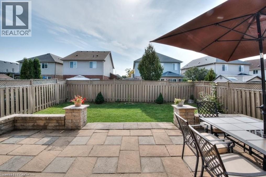 830 Brandenburg Boulevard, Waterloo, Ontario  N2T 2X3 - Photo 5 - 40767683