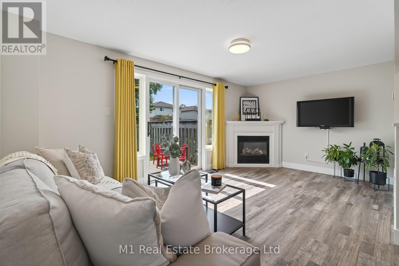 155 Stephanie Drive, Guelph, Ontario  N1K 1X7 - Photo 12 - X12399158