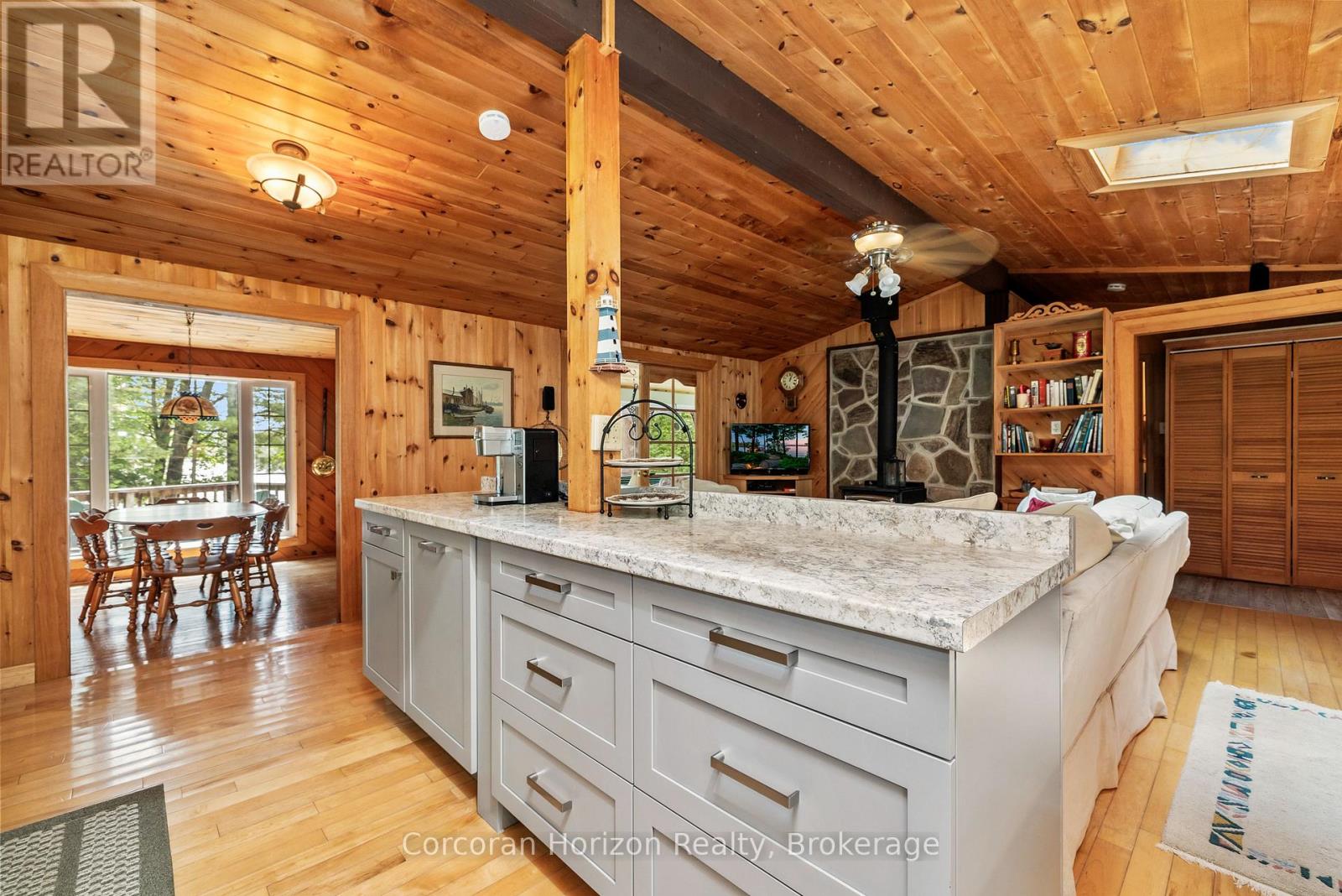 162 Winding Way, Georgian Bay, Ontario  L0K 1S0 - Photo 18 - X12399470