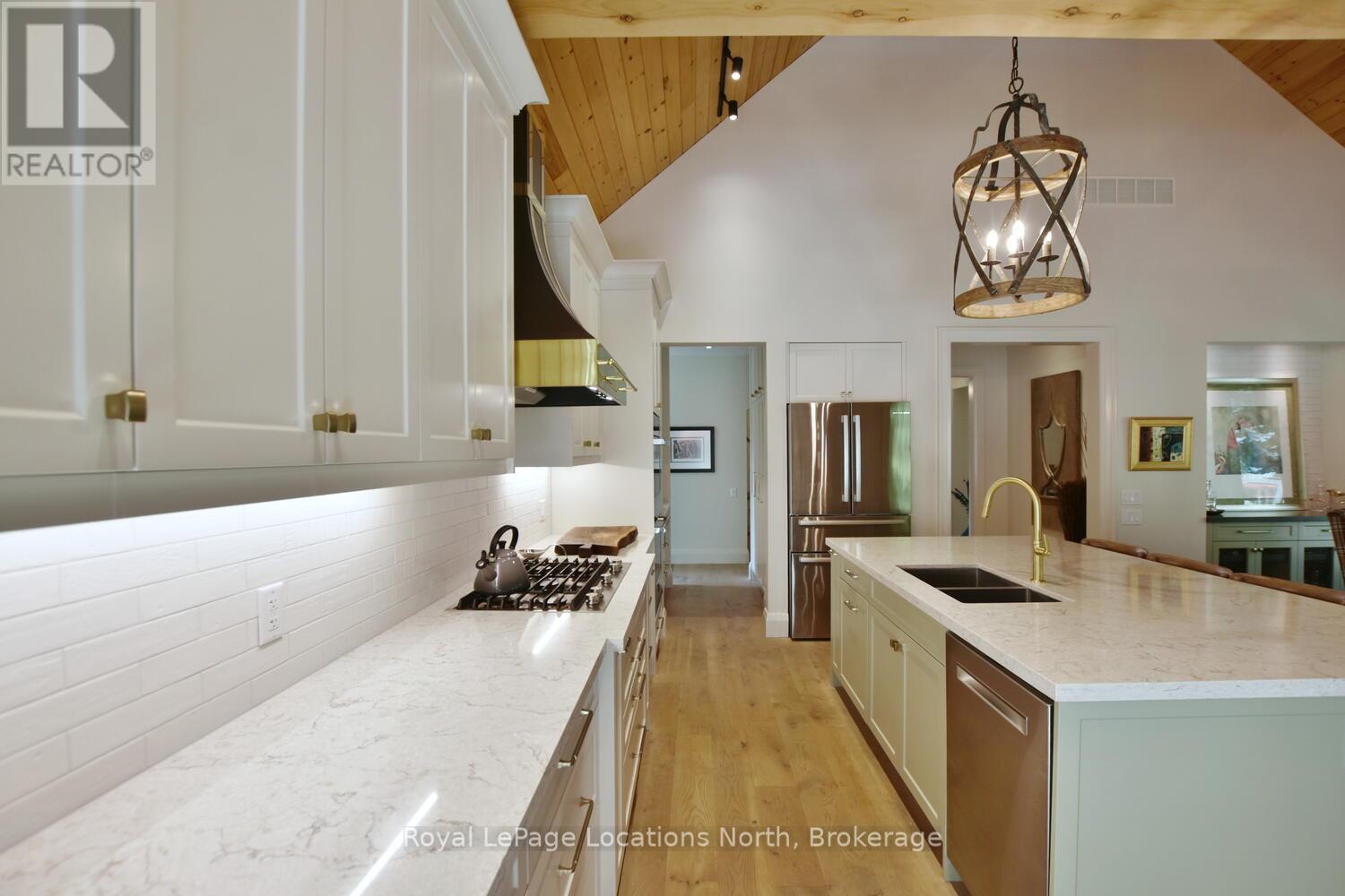 107 Stuart Court, Blue Mountains, Ontario  N0H 2P0 - Photo 13 - X12399565