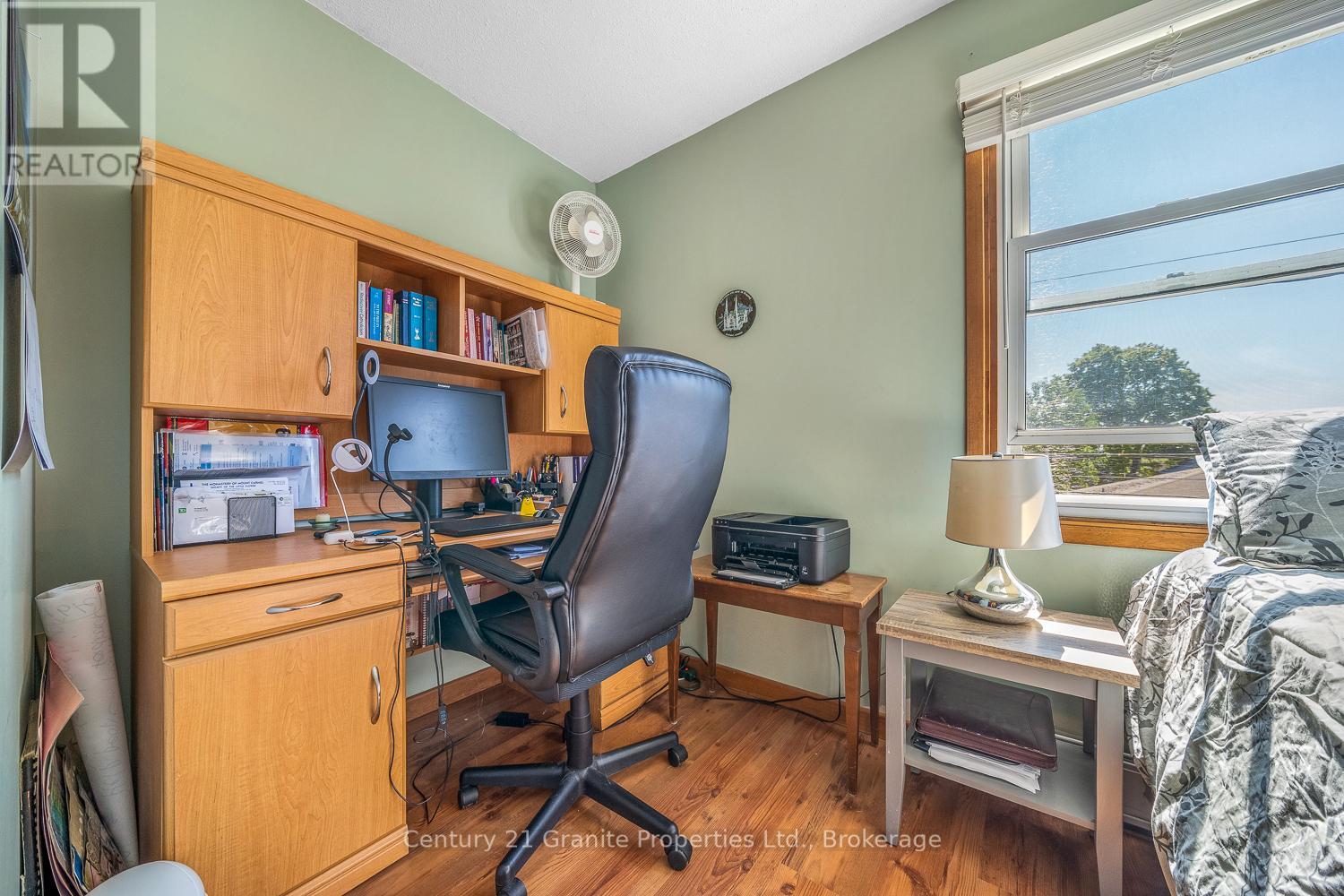 53 Cascade Street, Parry Sound, Ontario  P2A 1J8 - Photo 32 - X12400050