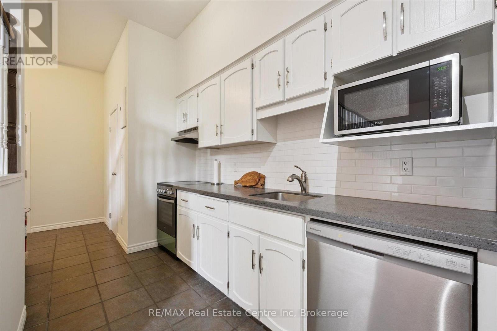 204 - 200 Woolwich Street, Guelph, Ontario  N1H 3V7 - Photo 11 - X12400233
