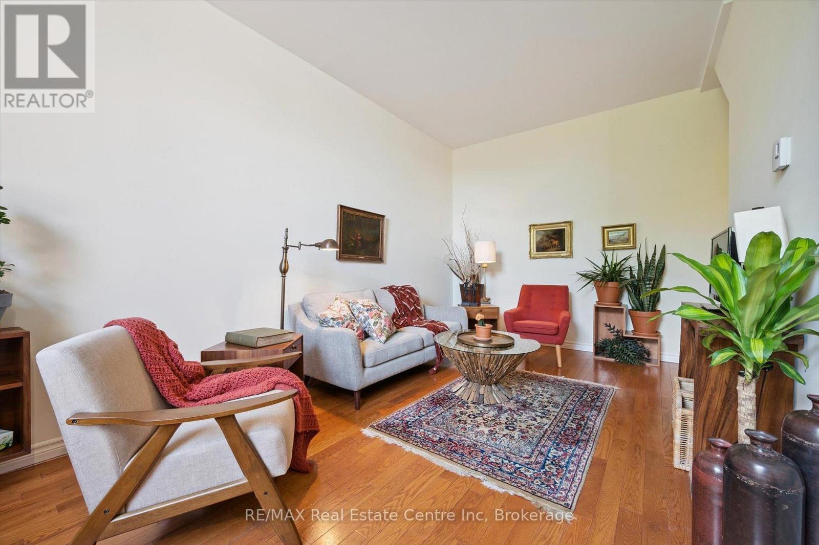 204 - 200 Woolwich Street, Guelph, Ontario  N1H 3V7 - Photo 8 - X12400233