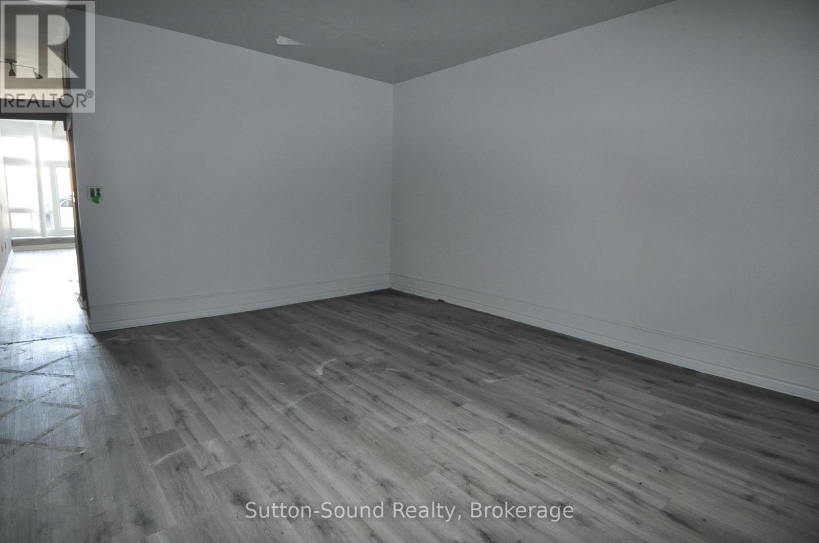 239 8th Street E, Owen Sound, Ontario  N4K 1L2 - Photo 7 - X12400602