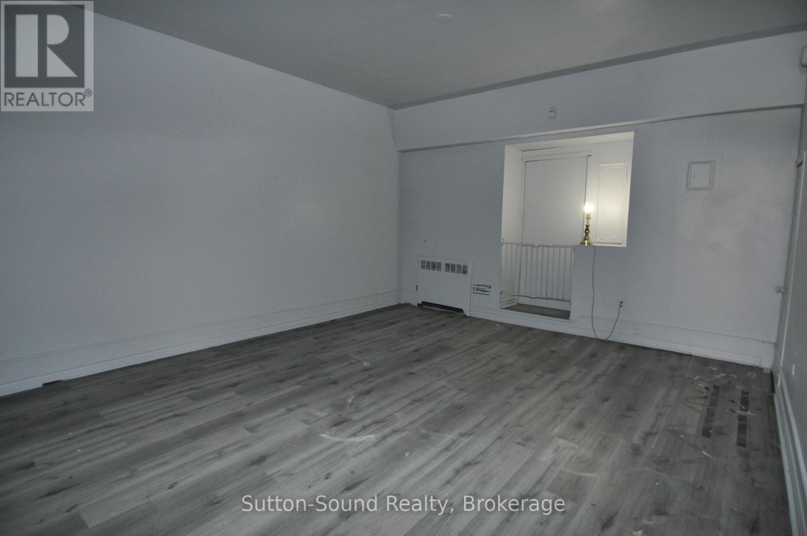 239 8th Street E, Owen Sound, Ontario  N4K 1L2 - Photo 8 - X12400602