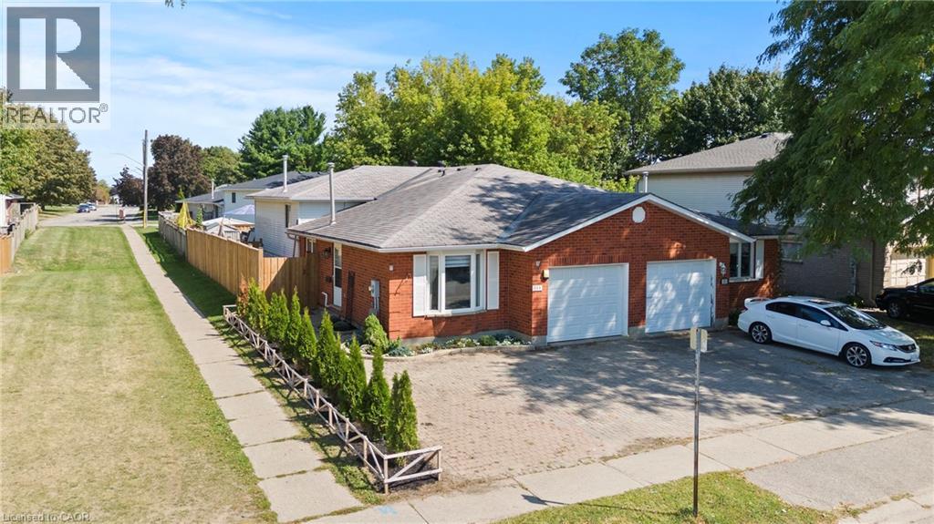 15 OAK Avenue Unit# a, Paris, Ontario