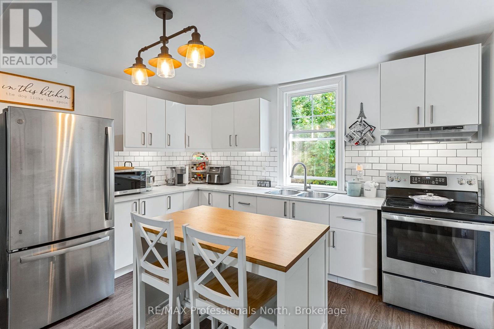 9357 Highway 118 Highway, Minden Hills, Ontario  K0M 2K0 - Photo 7 - X12400827