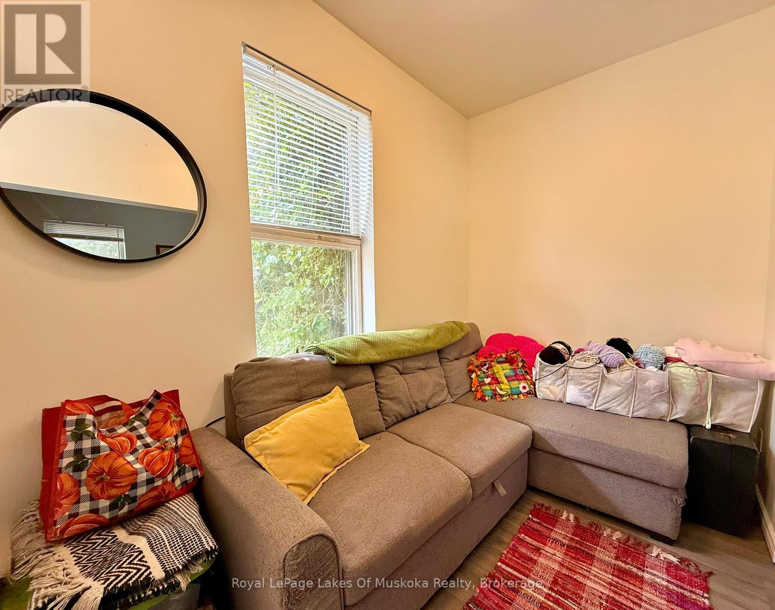 4 Duncan Street E, Huntsville, Ontario  P1H 1W4 - Photo 3 - X12401062