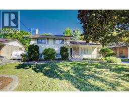 211 VILLAGE Road, Kitchener, Ontario