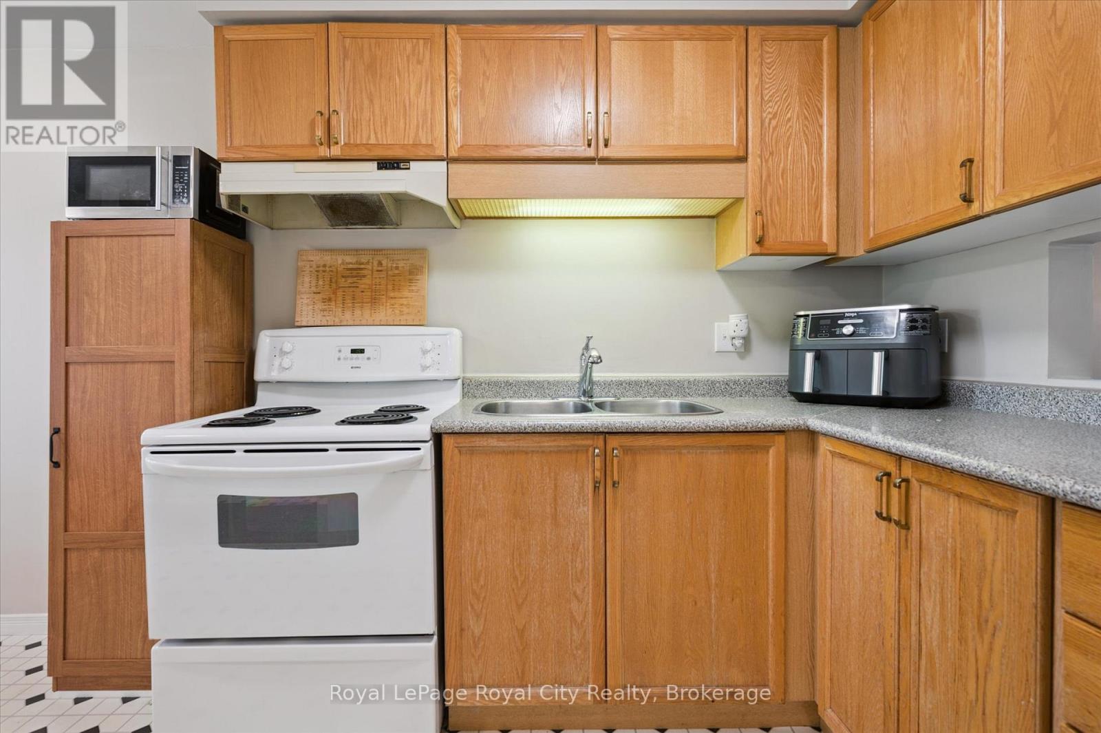 487 Flannery Drive, Centre Wellington, Ontario  N1M 3P2 - Photo 11 - X12401847