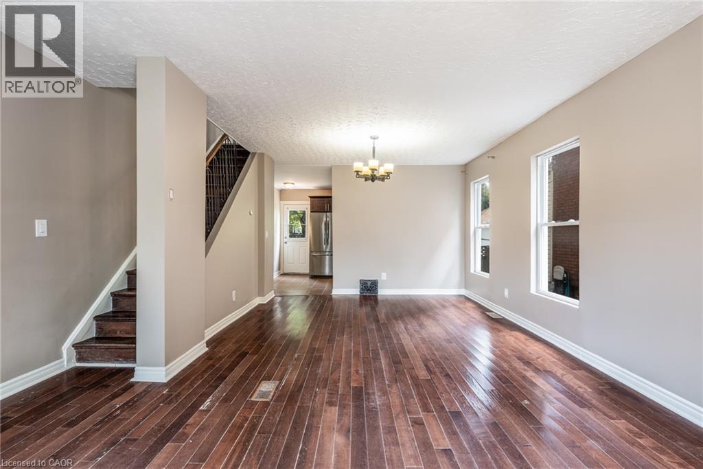 128 Kensington Avenue N, Hamilton, Ontario  L8L 7N5 - Photo 4 - 40768717