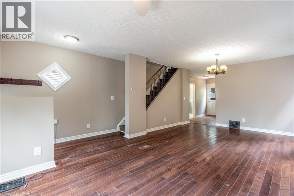 128 Kensington Avenue N, Hamilton, Ontario  L8L 7N5 - Photo 5 - 40768717