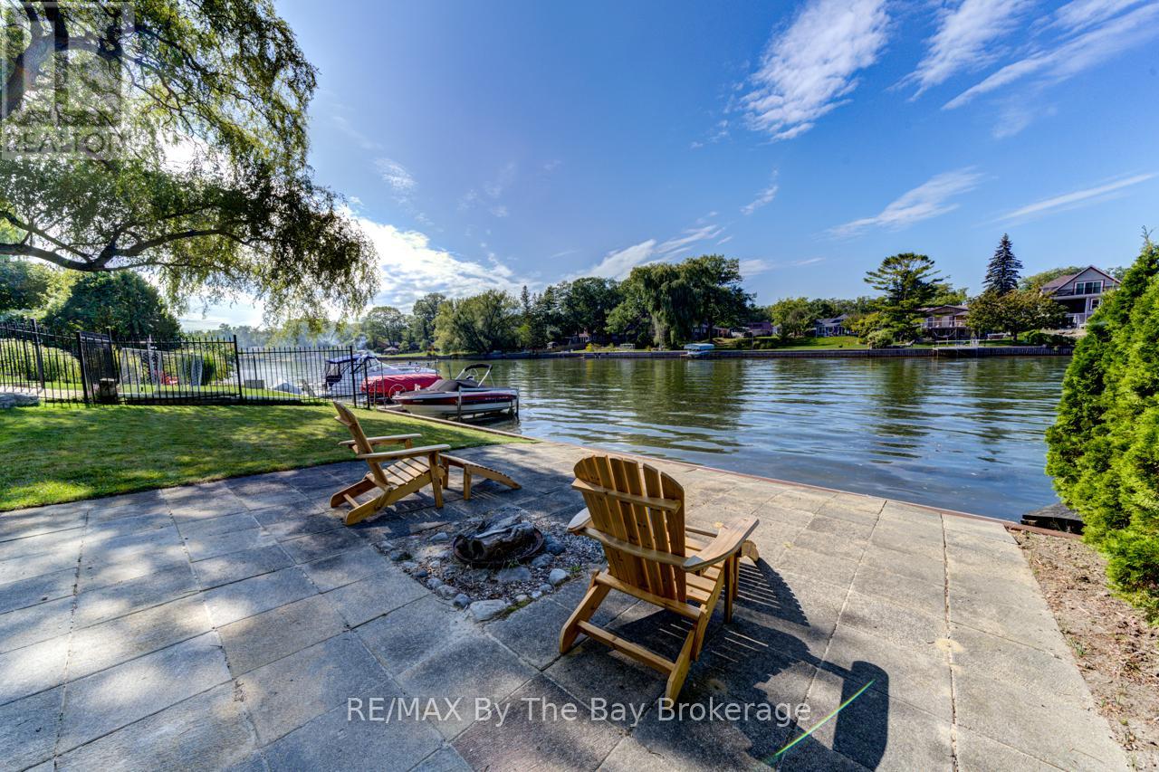 1902 River Road W, Wasaga Beach, Ontario  L9Z 2W2 - Photo 2 - S12403772
