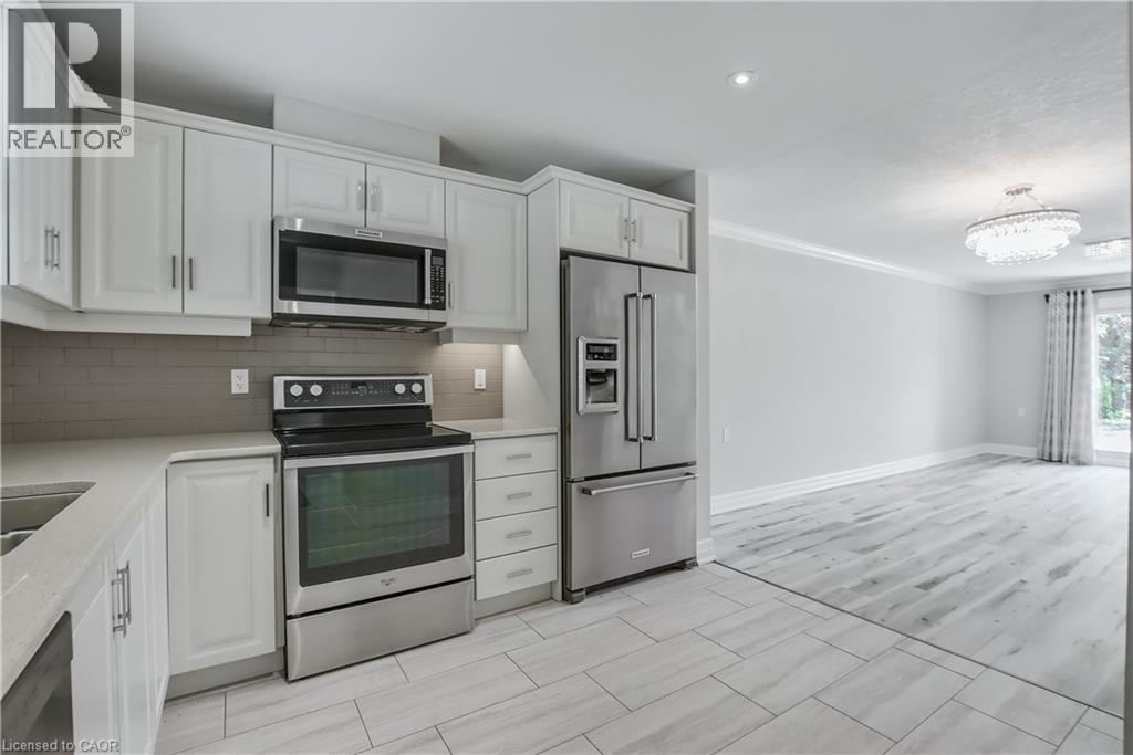 47 Szollosy Circle, Hamilton, Ontario  L9B 1T8 - Photo 6 - 40769859