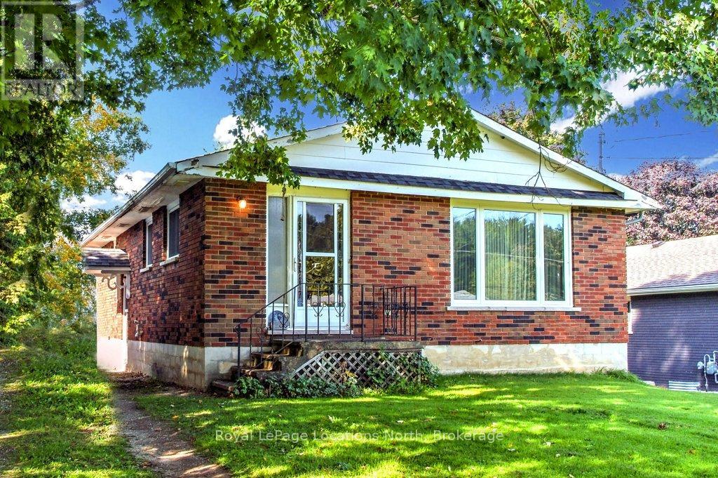 151 Gardiner Street, Meaford, Ontario  N4L 1X6 - Photo 1 - X12403824