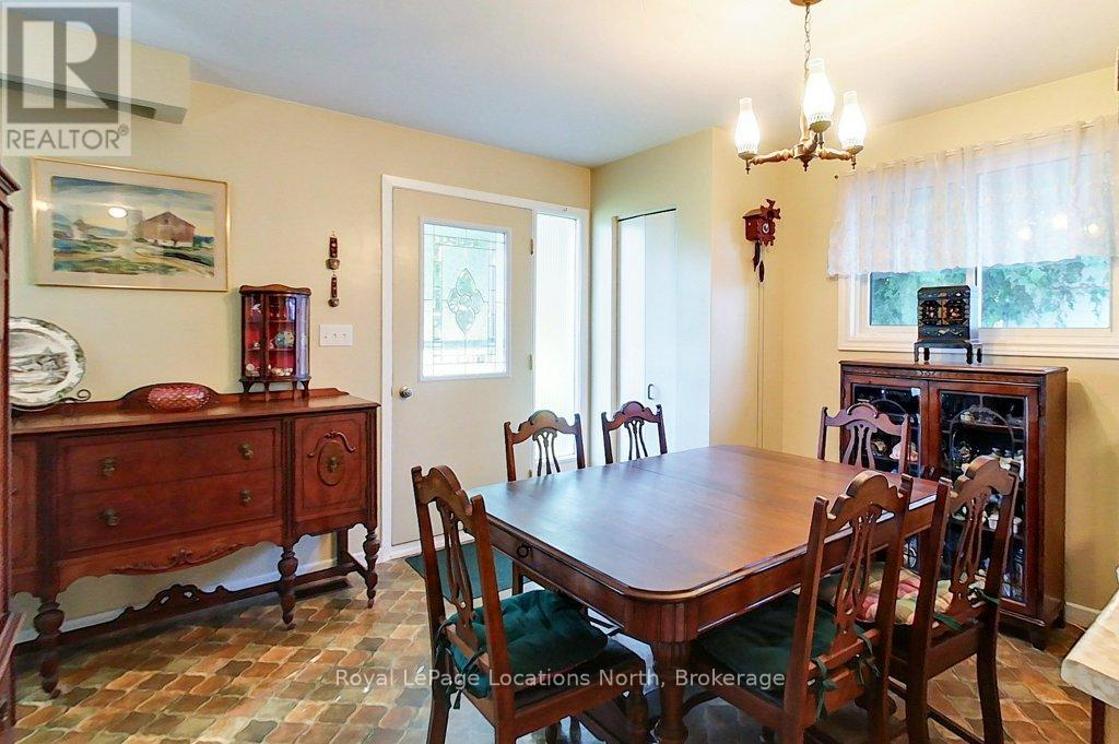 151 Gardiner Street, Meaford, Ontario  N4L 1X6 - Photo 11 - X12403824