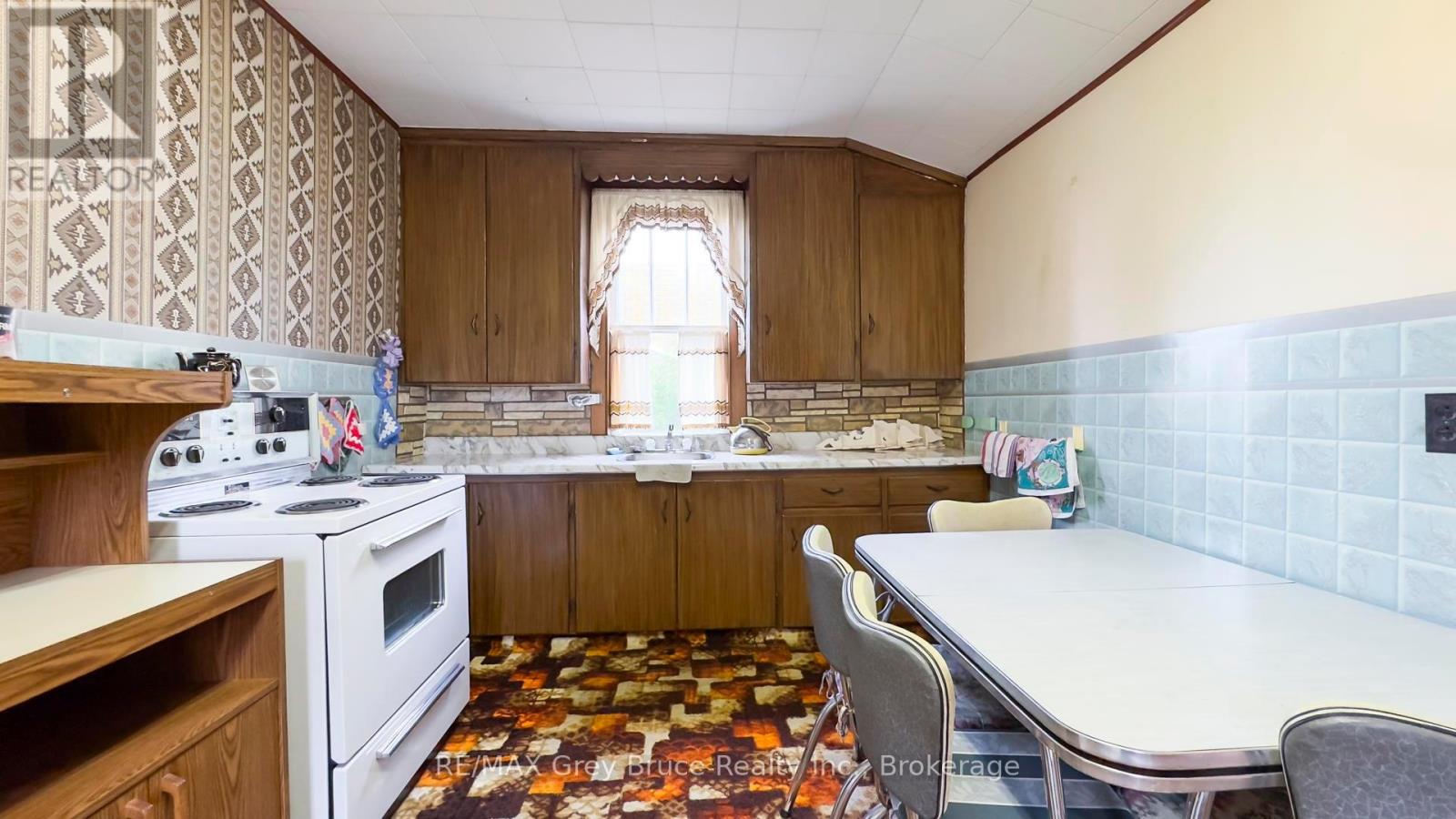 367 1st Avenue S, Arran-Elderslie, Ontario  N0G 1L0 - Photo 14 - X12403861