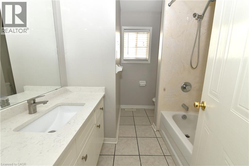 6 Shadyridge Place, Kitchener, Ontario  N2N 3J1 - Photo 11 - 40769401