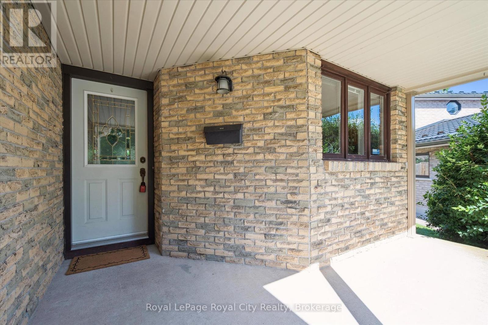 15 Jodi Place, Guelph, Ontario  N1H 7R1 - Photo 6 - X12404933
