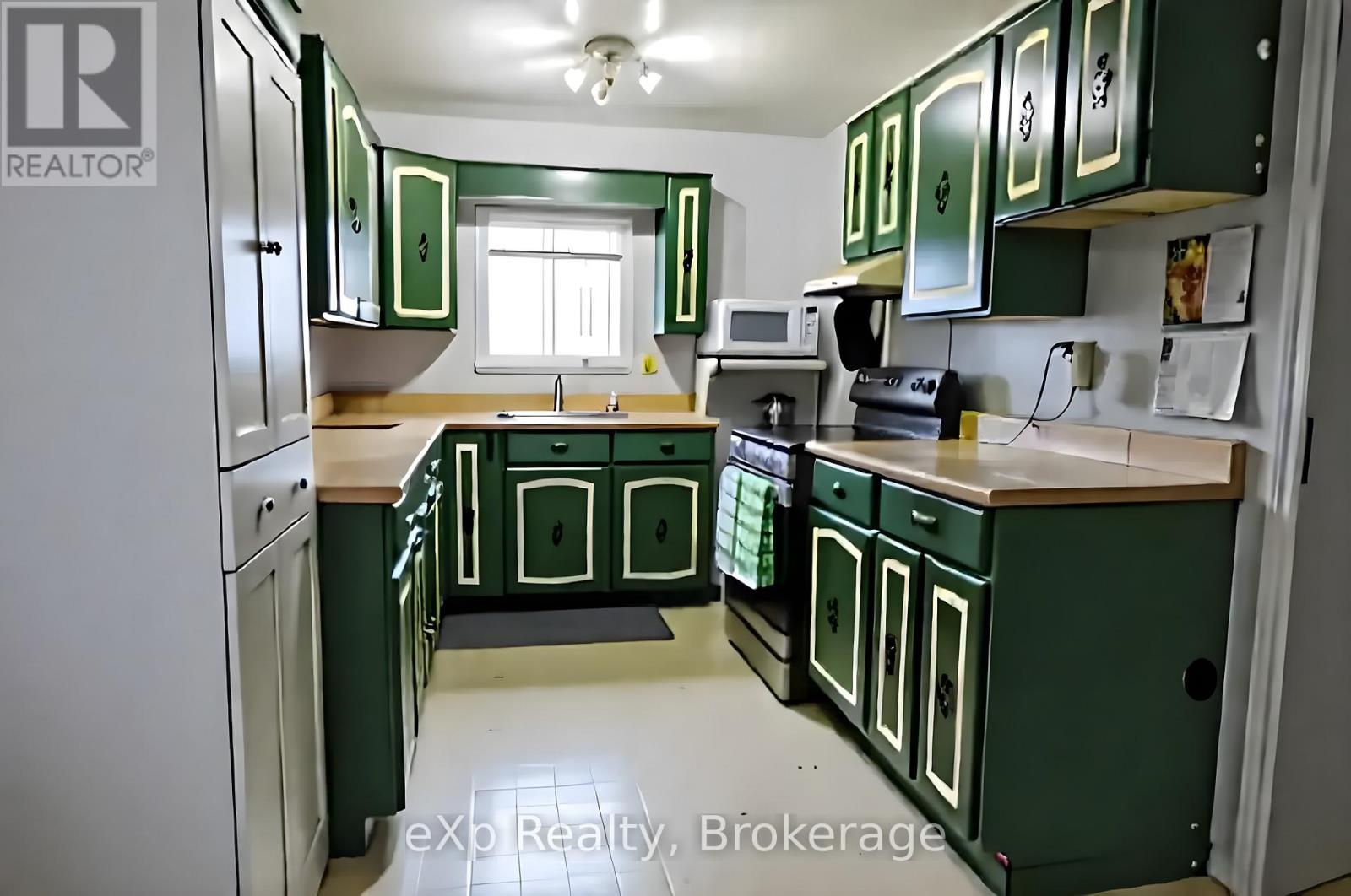 34 Queen Street, Grey Highlands, Ontario  N0C 1H0 - Photo 5 - X12405015