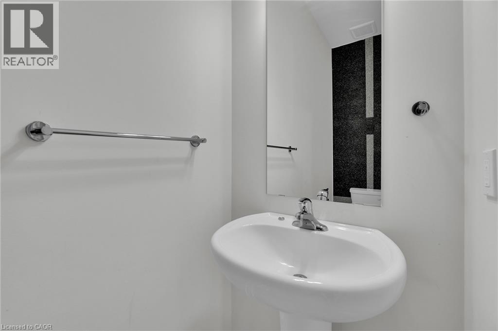 27 Monarch Street, Welland, Ontario  L3C 0E6 - Photo 24 - 40770149