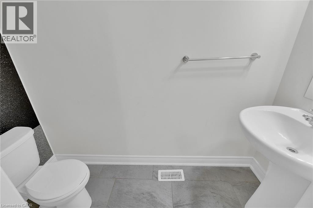27 Monarch Street, Welland, Ontario  L3C 0E6 - Photo 25 - 40770149