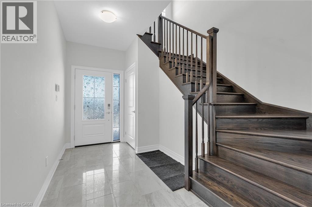 27 Monarch Street, Welland, Ontario  L3C 0E6 - Photo 6 - 40770149