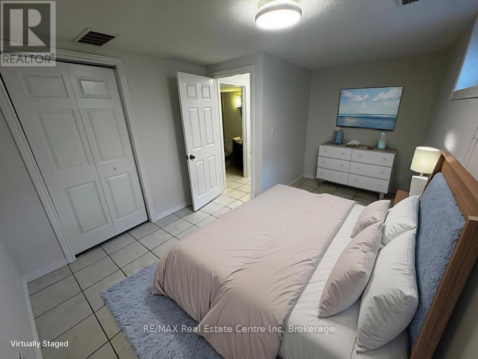 34 Oak Street, Guelph, Ontario  N1G 2M9 - Photo 4 - X12405501