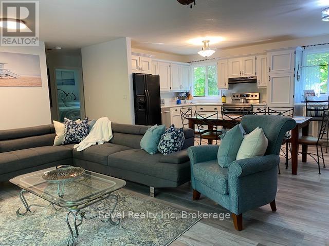 28 Lannan Drive, Tiny, Ontario  L9M 0H3 - Photo 7 - S12405970