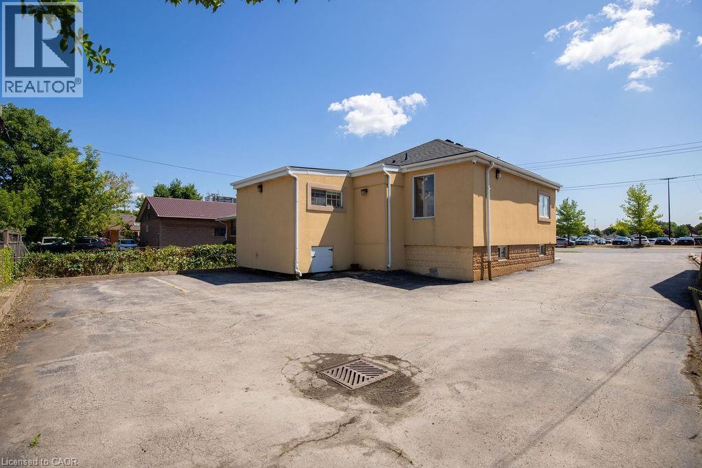 664 Upper James Street, Hamilton, Ontario  L9C 2Z3 - Photo 4 - 40769956