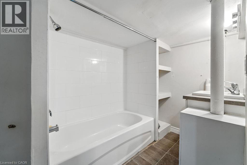 20 Hetherington Street Unit# 2, St. Catharines, Ontario  L2R 2G5 - Photo 16 - 40770345