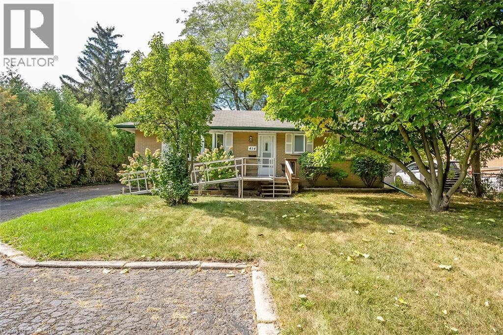 414 Third Line, Oakville, Ontario  L6L 4A5 - Photo 2 - 40770440