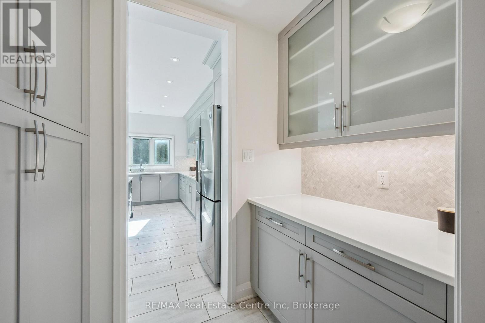 31 Emeny Lane, Guelph, Ontario  N1L 0H3 - Photo 11 - X12407345