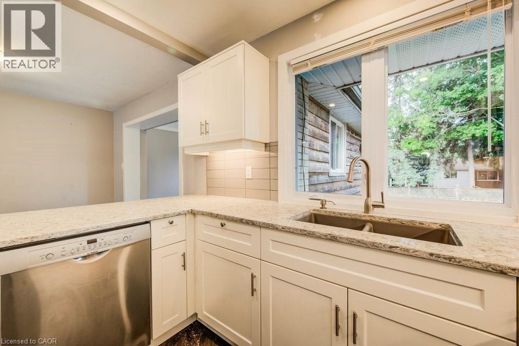 558 Sprucehill Avenue, Waterloo, Ontario  N2L 4V7 - Photo 5 - 40770204