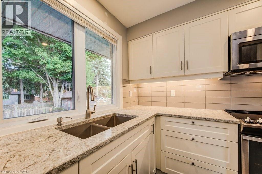 558 Sprucehill Avenue, Waterloo, Ontario  N2L 4V7 - Photo 6 - 40770204