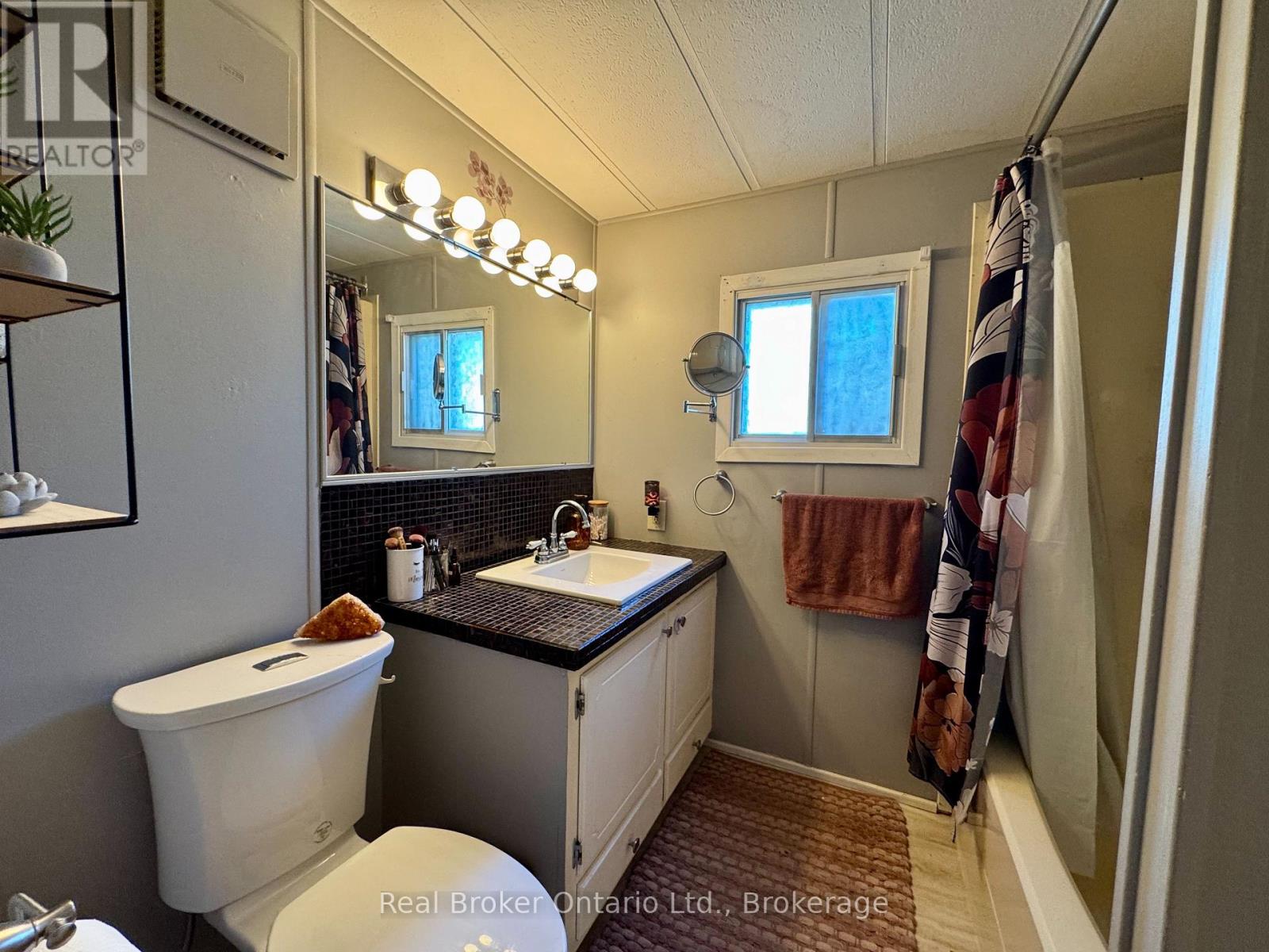 243 - 580 Beaver Creek Road, Waterloo, Ontario  N2J 3Z4 - Photo 10 - X12408408
