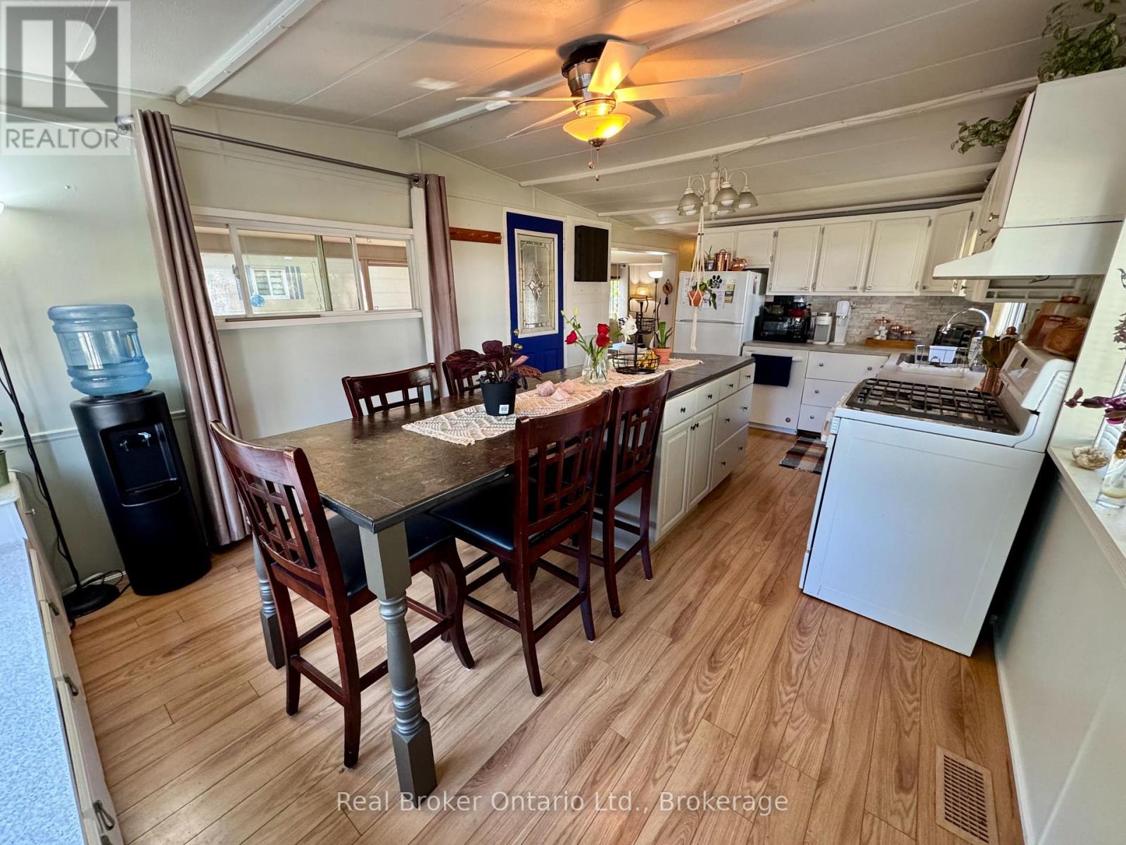 243 - 580 Beaver Creek Road, Waterloo, Ontario  N2J 3Z4 - Photo 16 - X12408408