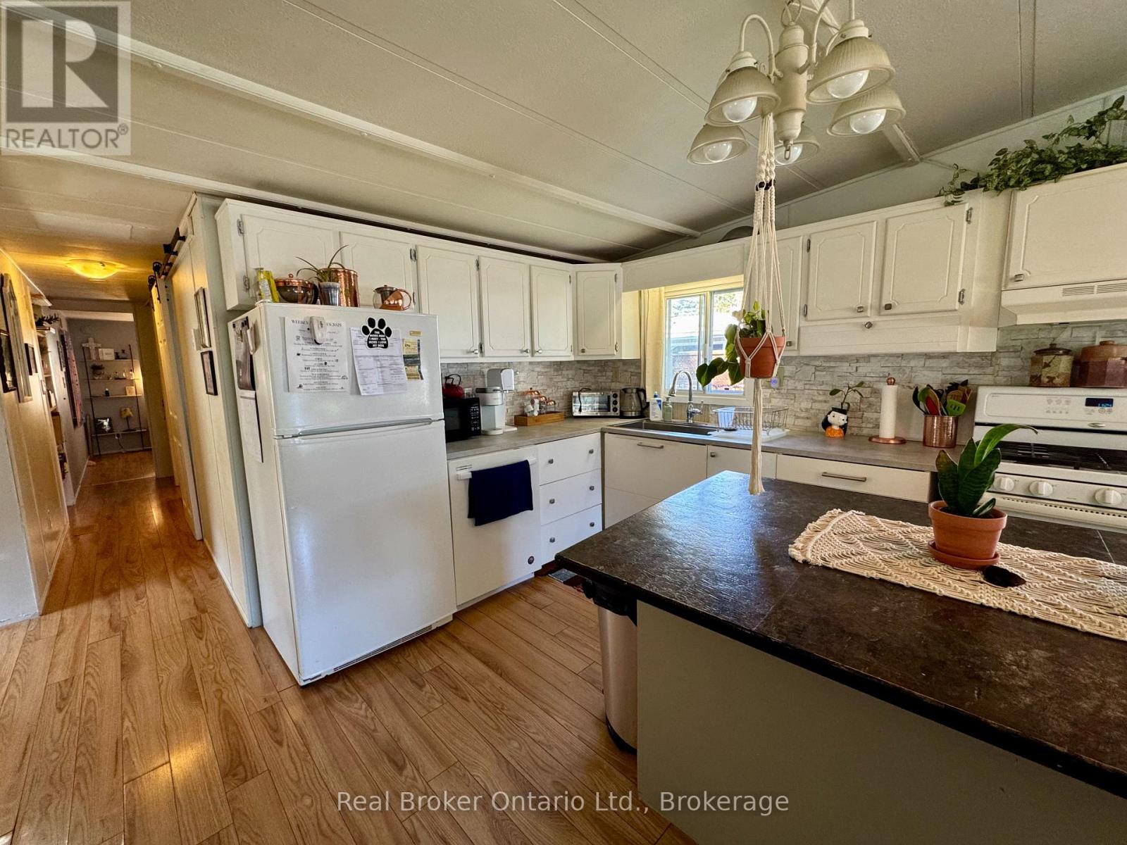 243 - 580 Beaver Creek Road, Waterloo, Ontario  N2J 3Z4 - Photo 18 - X12408408