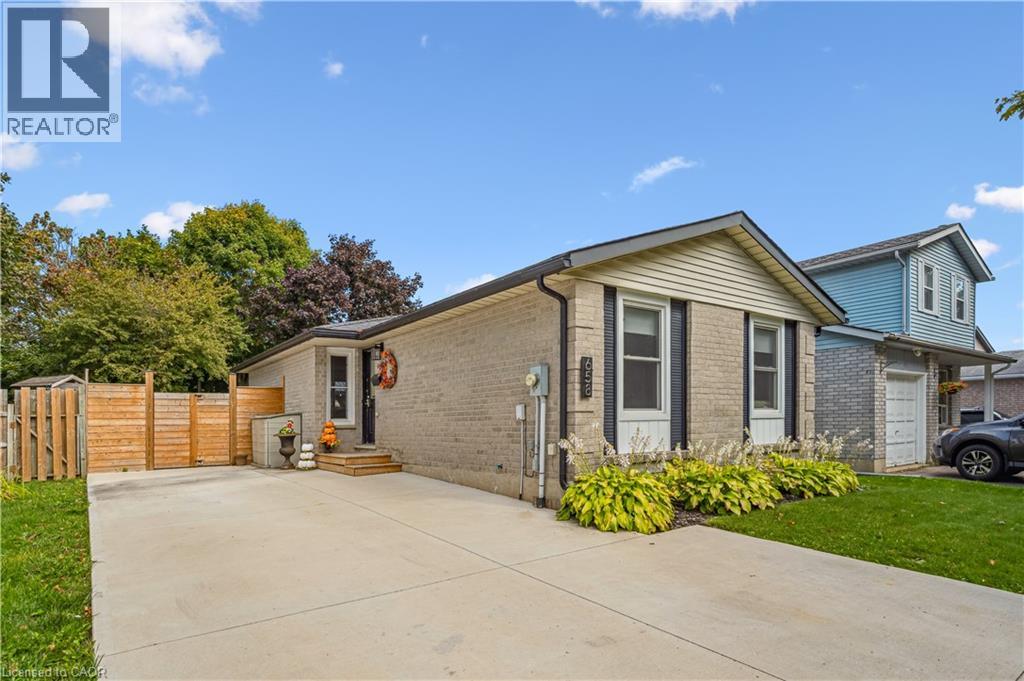 658 Holman Crescent, Centre Wellington, Ontario  N1M 3M2 - Photo 2 - 40770421