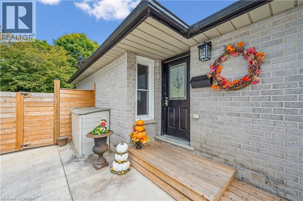 658 Holman Crescent, Centre Wellington, Ontario  N1M 3M2 - Photo 5 - 40770421