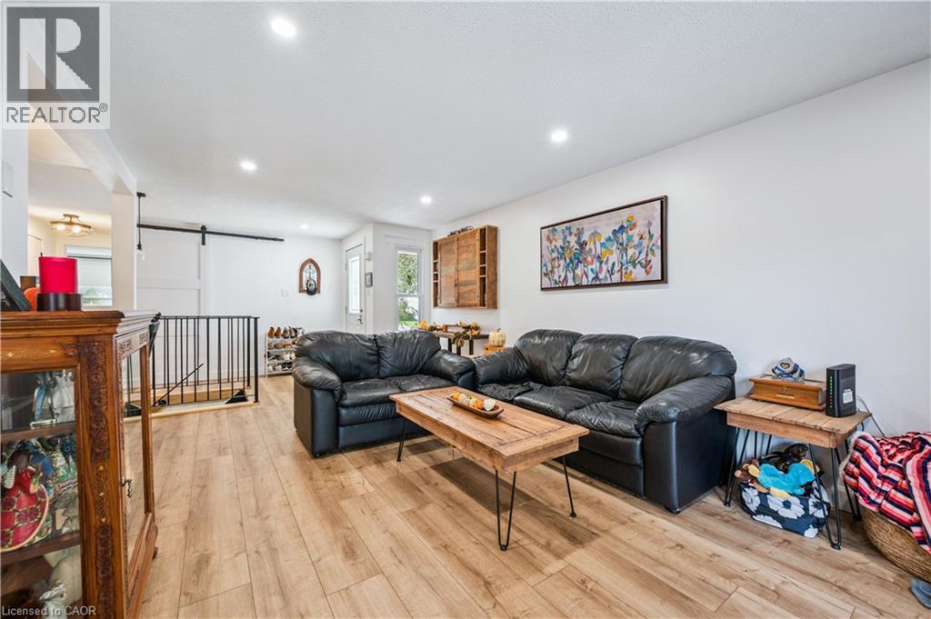 658 Holman Crescent, Centre Wellington, Ontario  N1M 3M2 - Photo 7 - 40770421